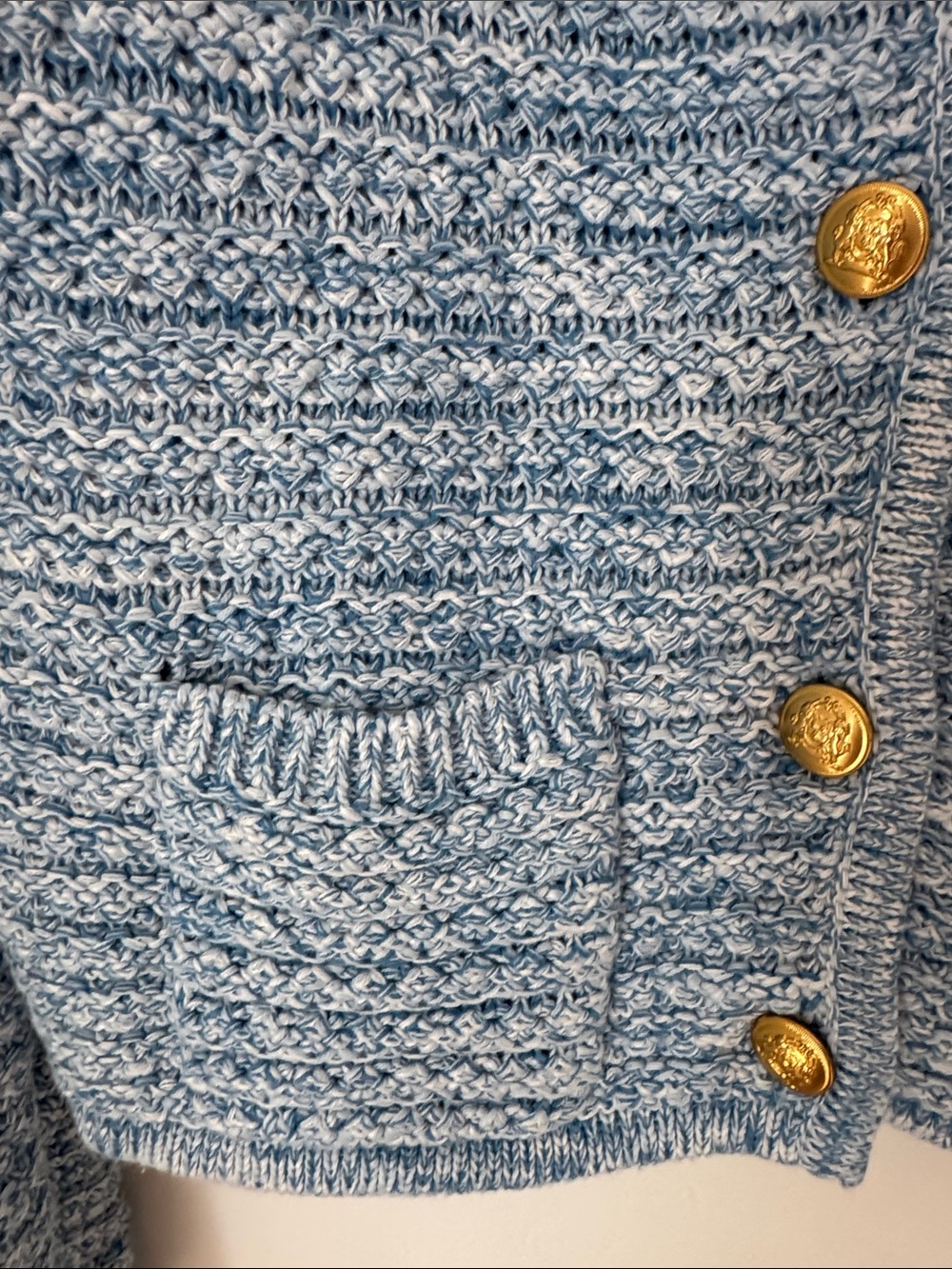 GAP Cropped Blue Chunky Knit Cardigan Gold Crest Buttons Textured 100% Cotton M - Picture 4 of 14